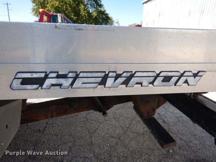 image for item KW9393 2013 Kenworth T370  car carrier truck