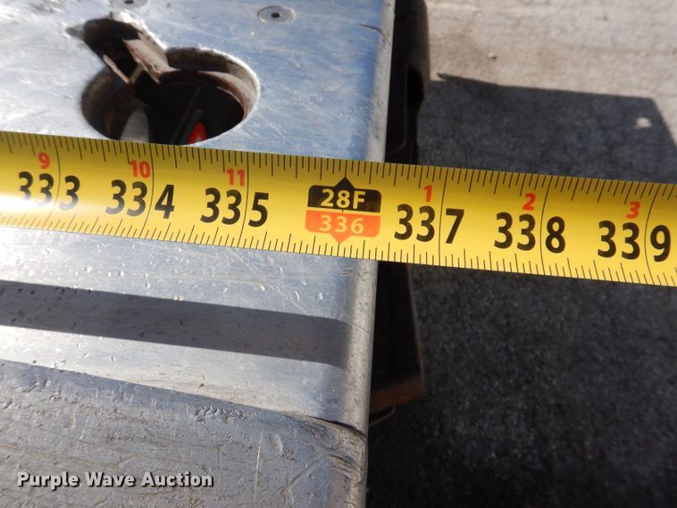 image for item KW9393 2013 Kenworth T370  car carrier truck