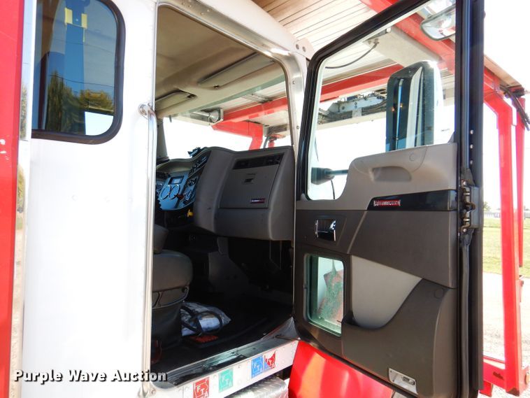 image for item KW9393 2013 Kenworth T370  car carrier truck