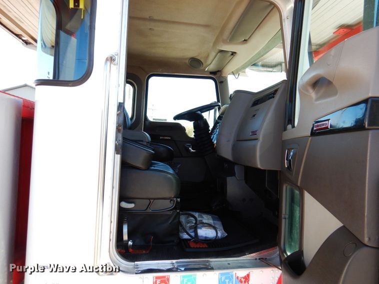 image for item KW9393 2013 Kenworth T370  car carrier truck