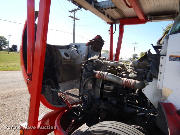 image for item KW9393 2013 Kenworth T370  car carrier truck