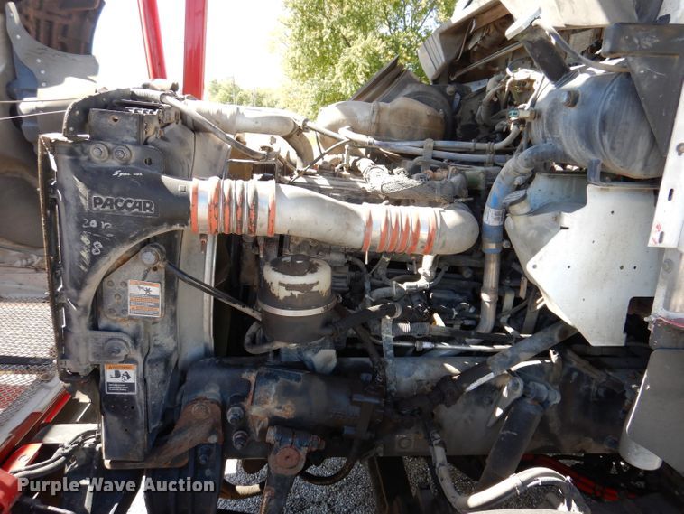 image for item KW9393 2013 Kenworth T370  car carrier truck