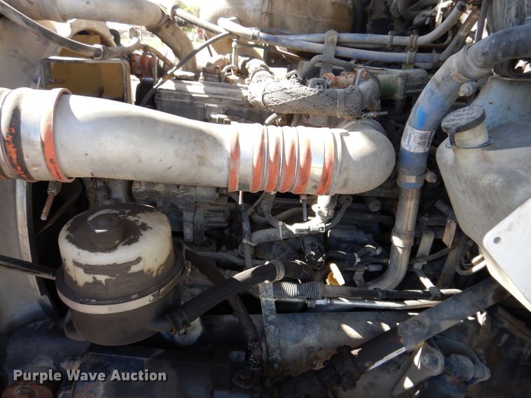 image for item KW9393 2013 Kenworth T370  car carrier truck