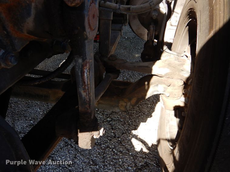 image for item KW9393 2013 Kenworth T370  car carrier truck