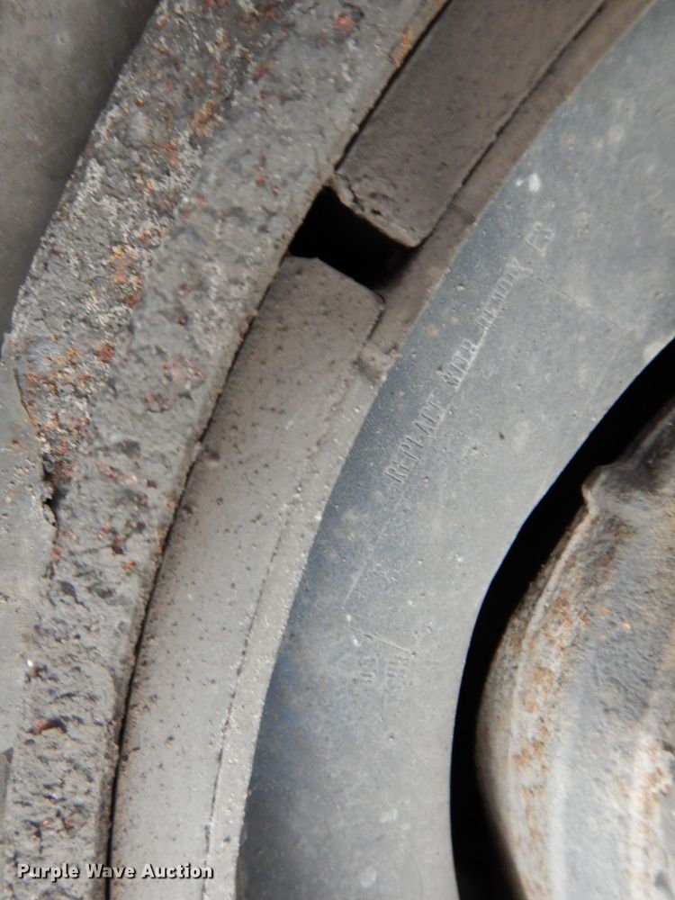 image for item KW9393 2013 Kenworth T370  car carrier truck