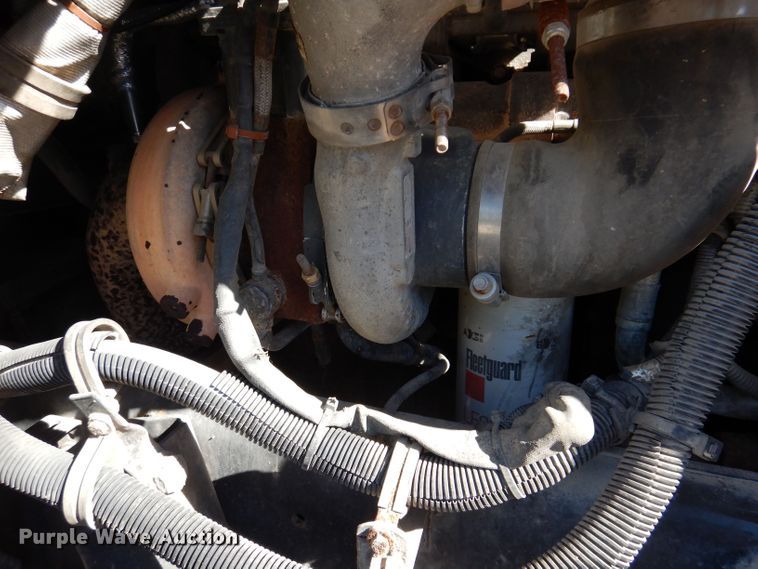 image for item KW9393 2013 Kenworth T370  car carrier truck