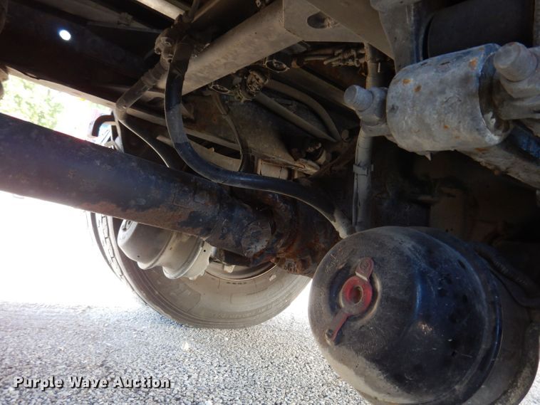 image for item KW9393 2013 Kenworth T370  car carrier truck