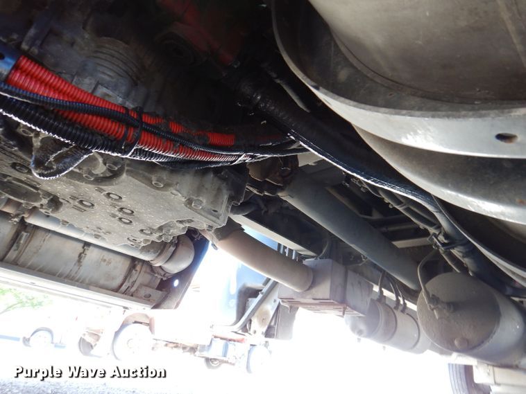 image for item KW9393 2013 Kenworth T370  car carrier truck