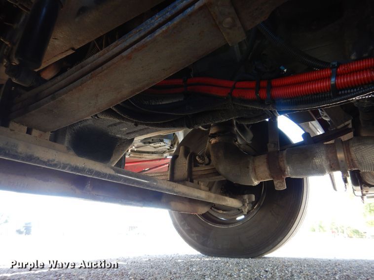 image for item KW9393 2013 Kenworth T370  car carrier truck