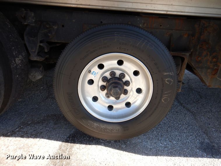 image for item KW9393 2013 Kenworth T370  car carrier truck