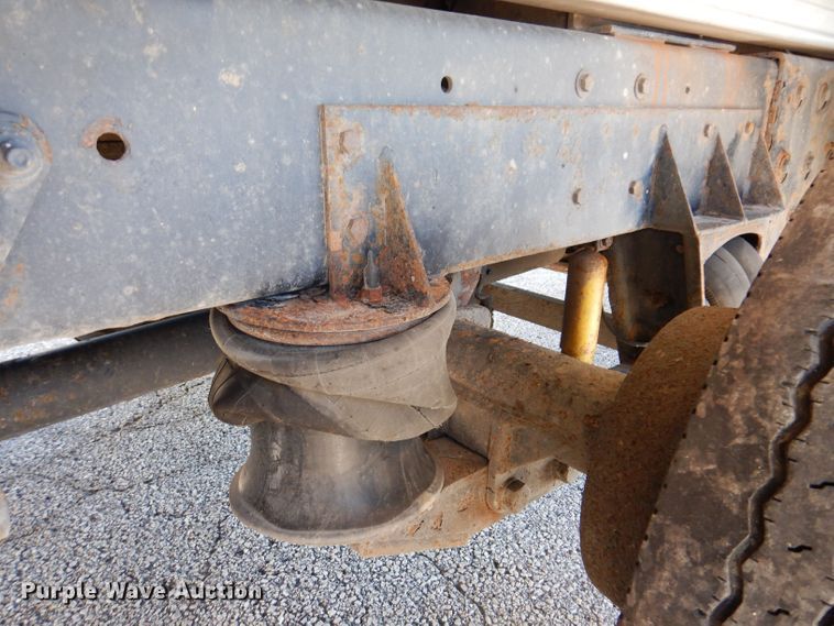 image for item KW9393 2013 Kenworth T370  car carrier truck