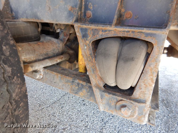 image for item KW9393 2013 Kenworth T370  car carrier truck