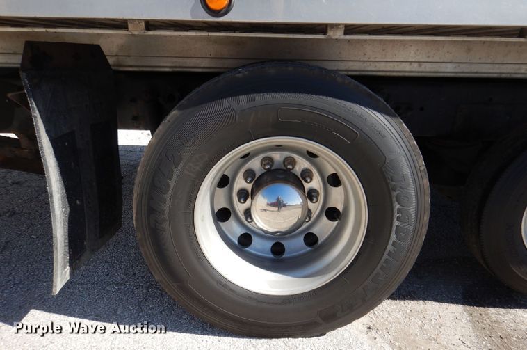 image for item KW9393 2013 Kenworth T370  car carrier truck