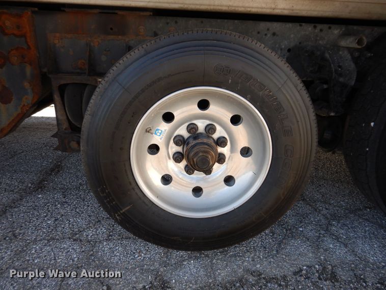 image for item KW9393 2013 Kenworth T370  car carrier truck