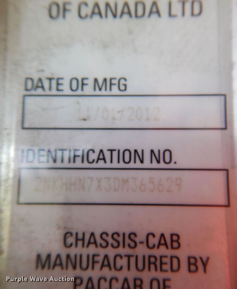 image for item KW9393 2013 Kenworth T370  car carrier truck