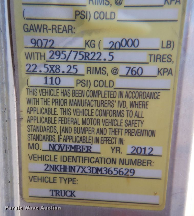 image for item KW9393 2013 Kenworth T370  car carrier truck