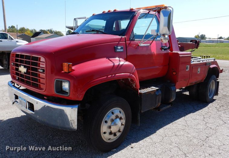 image for item KW9395 2001 Chevrolet C6500  tow truck