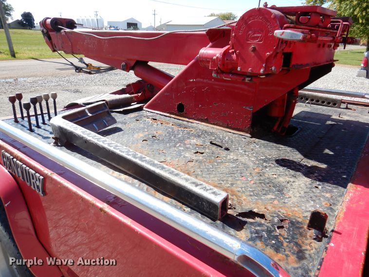 image for item KW9395 2001 Chevrolet C6500  tow truck