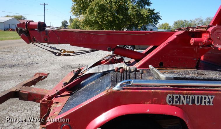 image for item KW9395 2001 Chevrolet C6500  tow truck