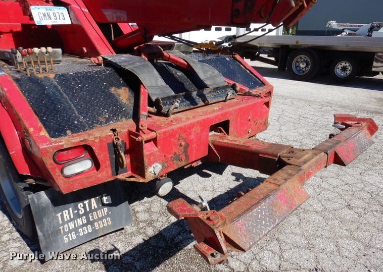 image for item KW9395 2001 Chevrolet C6500  tow truck