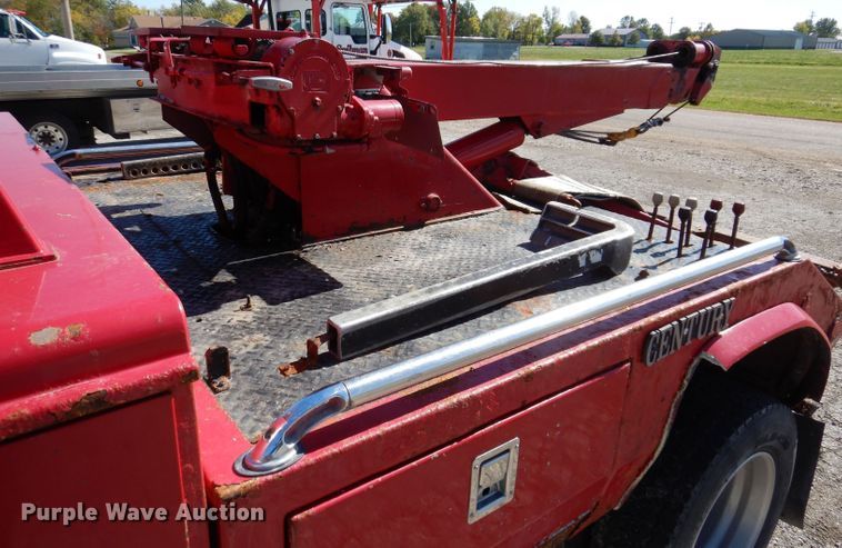 image for item KW9395 2001 Chevrolet C6500  tow truck