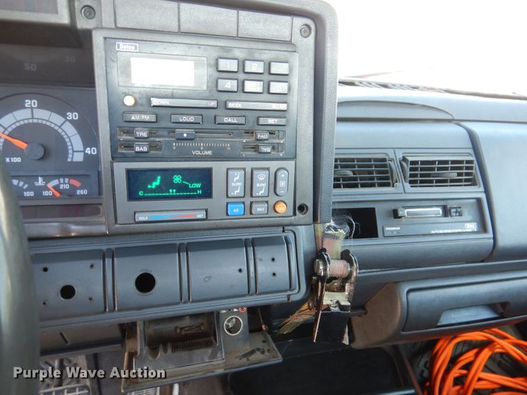 image for item KW9395 2001 Chevrolet C6500  tow truck