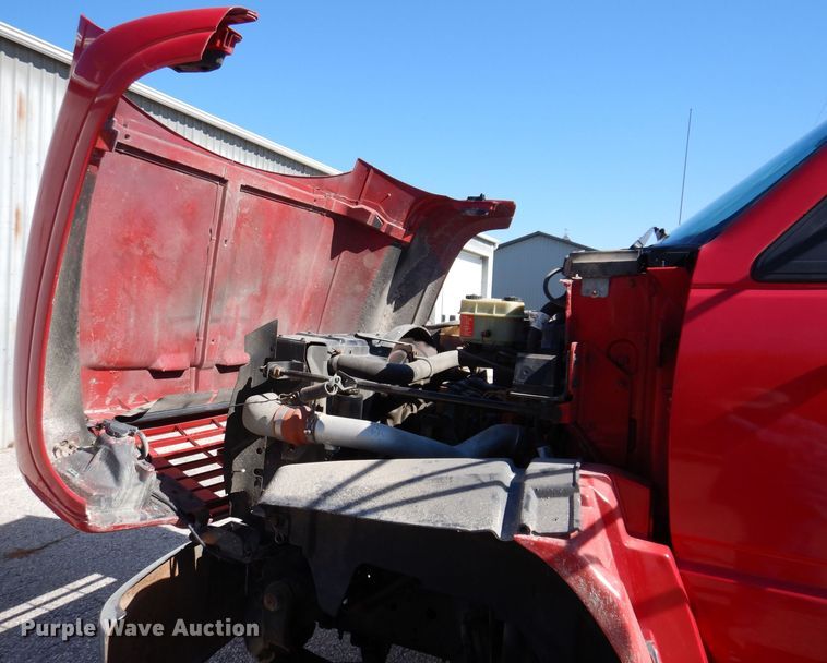 image for item KW9395 2001 Chevrolet C6500  tow truck