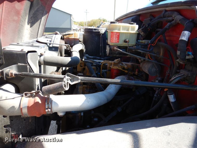 image for item KW9395 2001 Chevrolet C6500  tow truck