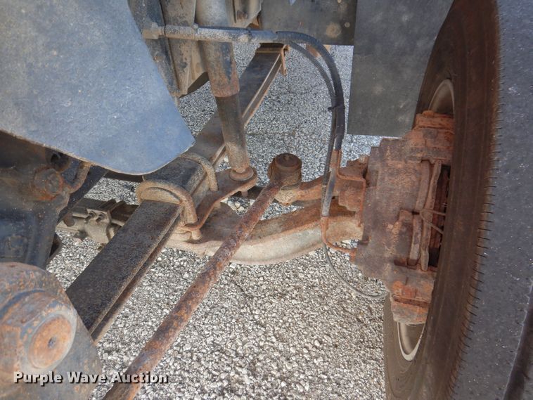 image for item KW9395 2001 Chevrolet C6500  tow truck