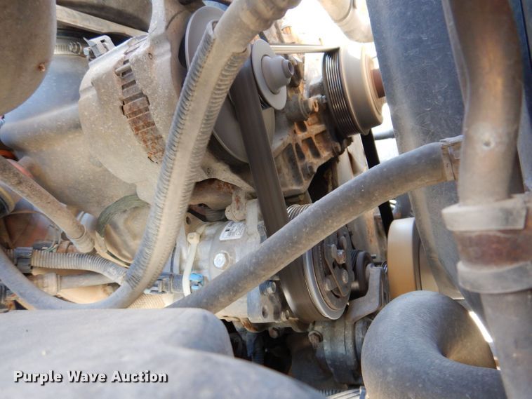 image for item KW9395 2001 Chevrolet C6500  tow truck