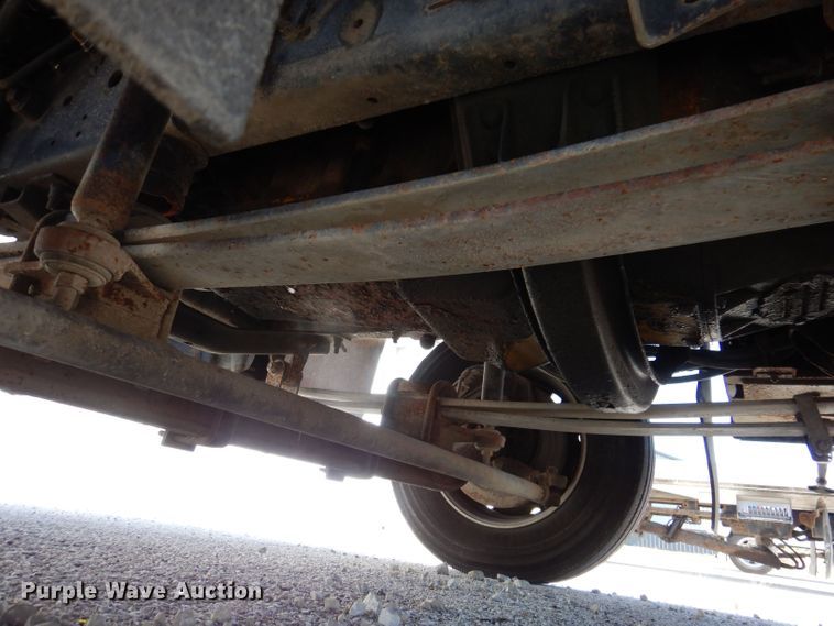 image for item KW9395 2001 Chevrolet C6500  tow truck