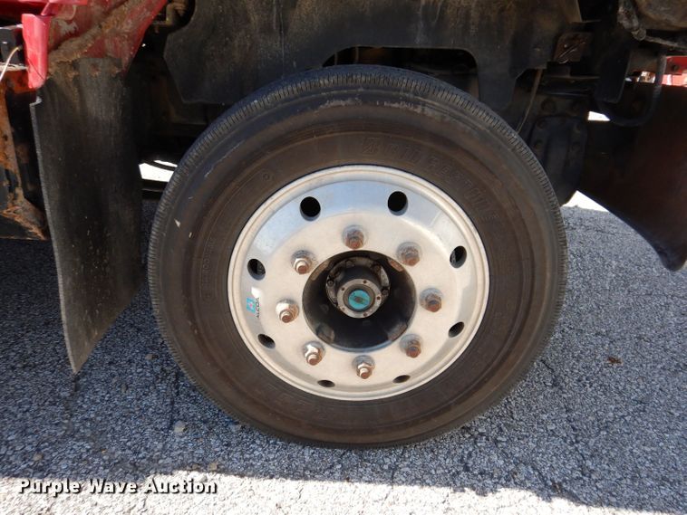 image for item KW9395 2001 Chevrolet C6500  tow truck