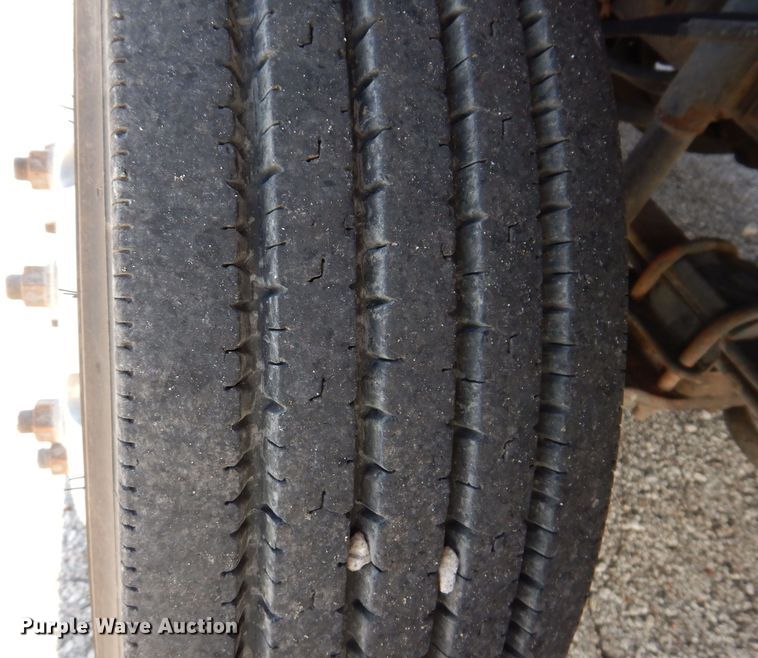 image for item KW9395 2001 Chevrolet C6500  tow truck