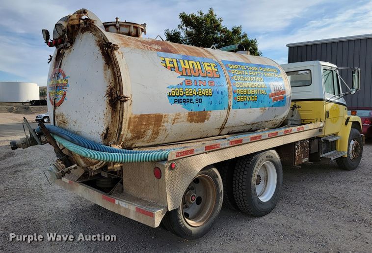 image for item LL9543 1998 Freightliner FL70  vacuum truck