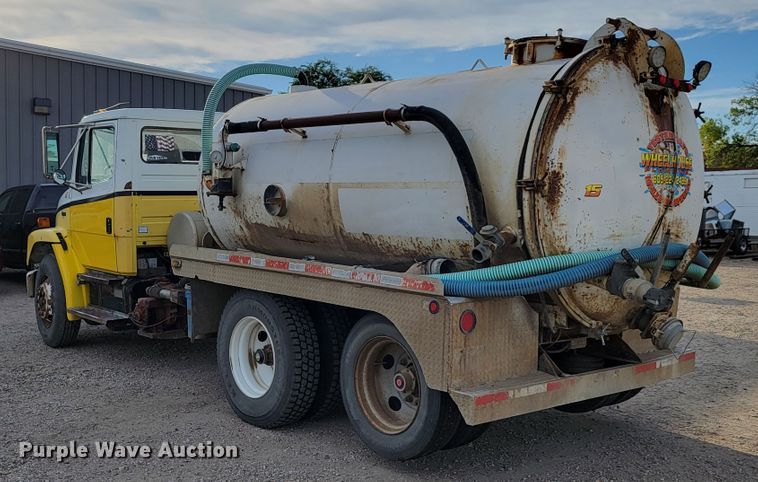 image for item LL9543 1998 Freightliner FL70  vacuum truck