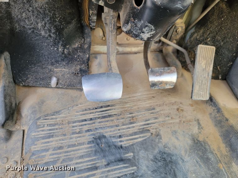 image for item LL9543 1998 Freightliner FL70  vacuum truck