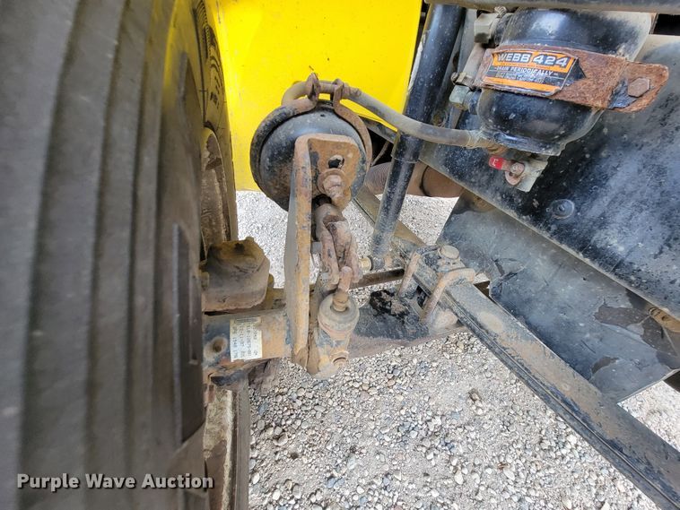 image for item LL9543 1998 Freightliner FL70  vacuum truck