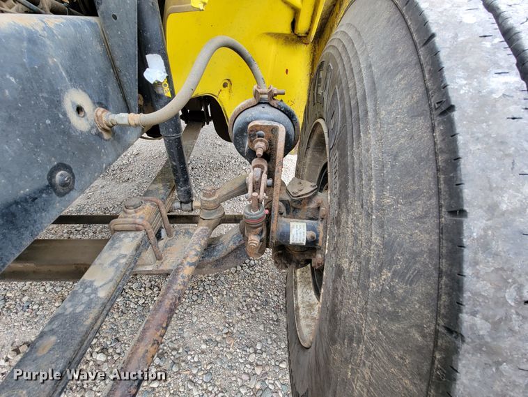 image for item LL9543 1998 Freightliner FL70  vacuum truck