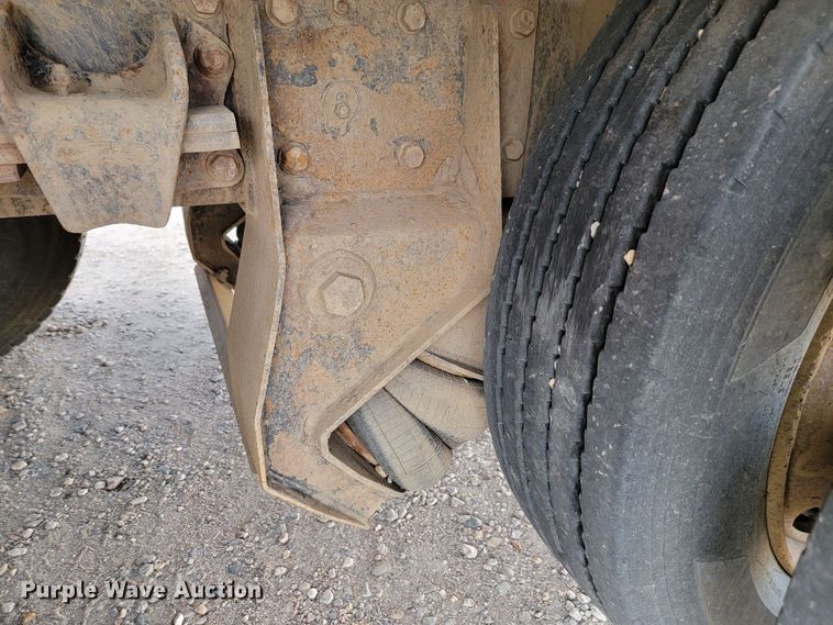 image for item LL9543 1998 Freightliner FL70  vacuum truck