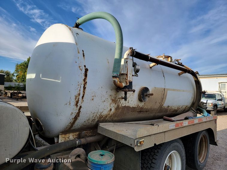 image for item LL9543 1998 Freightliner FL70  vacuum truck