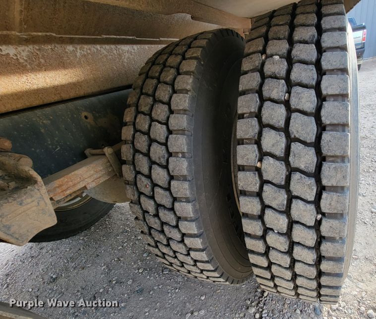 image for item LL9543 1998 Freightliner FL70  vacuum truck