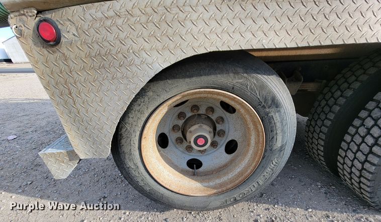 image for item LL9543 1998 Freightliner FL70  vacuum truck