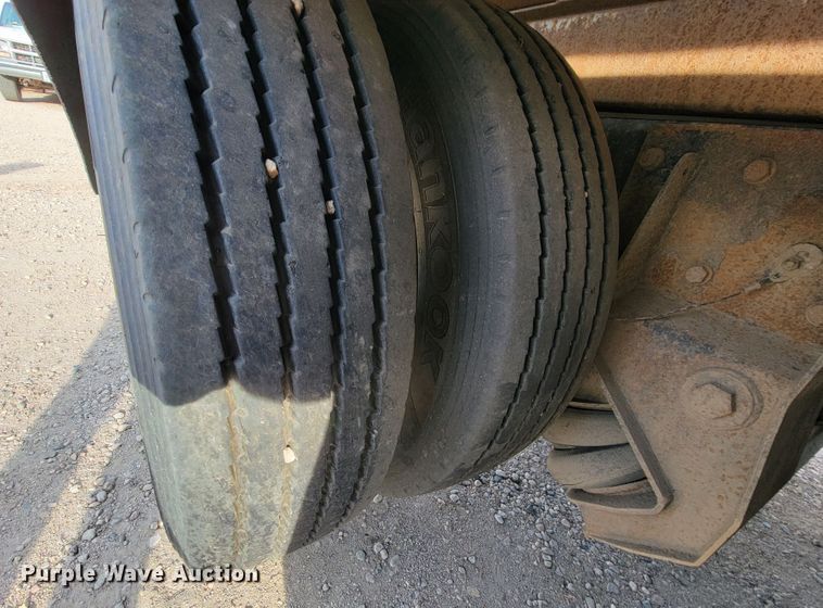 image for item LL9543 1998 Freightliner FL70  vacuum truck