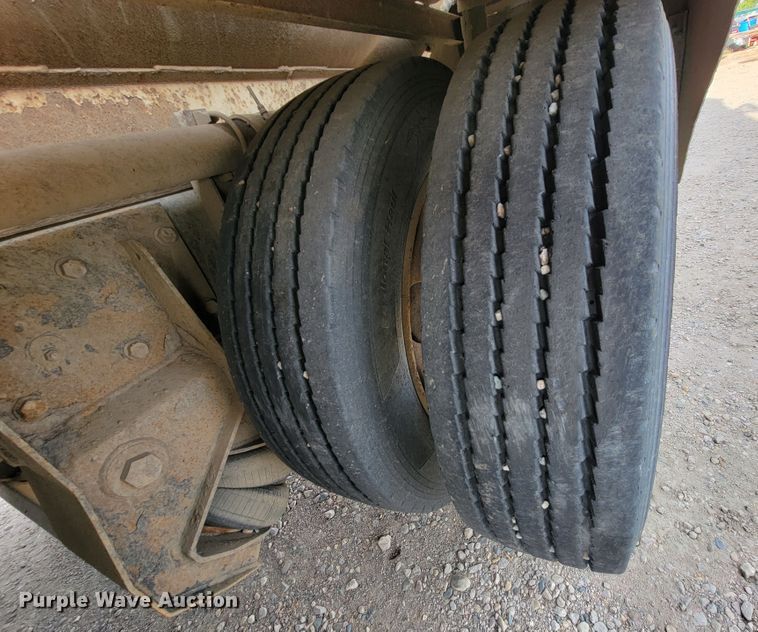 image for item LL9543 1998 Freightliner FL70  vacuum truck