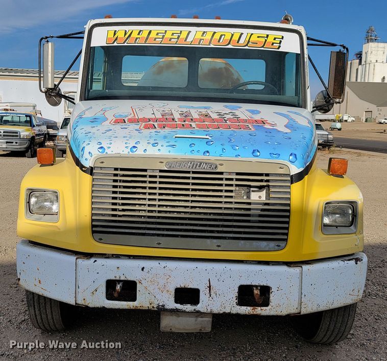 image for item LL9544 1995 Freightliner FL70  vacuum truck