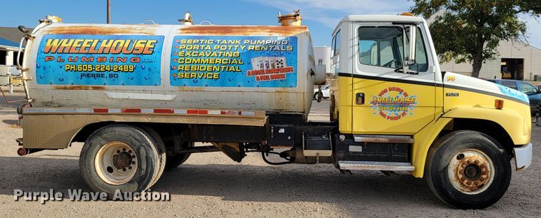 image for item LL9544 1995 Freightliner FL70  vacuum truck