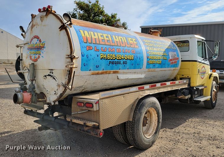 image for item LL9544 1995 Freightliner FL70  vacuum truck