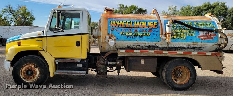 image for item LL9544 1995 Freightliner FL70  vacuum truck