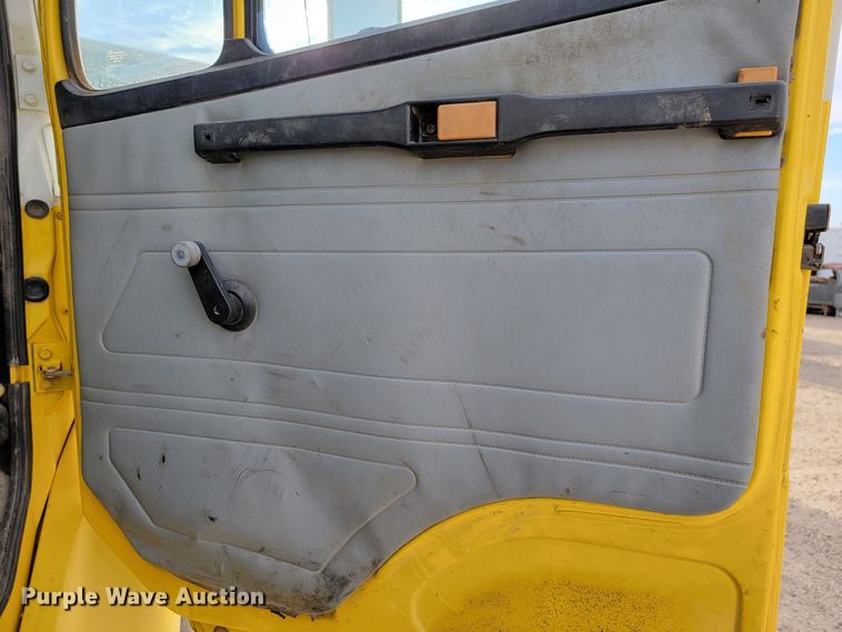 image for item LL9544 1995 Freightliner FL70  vacuum truck