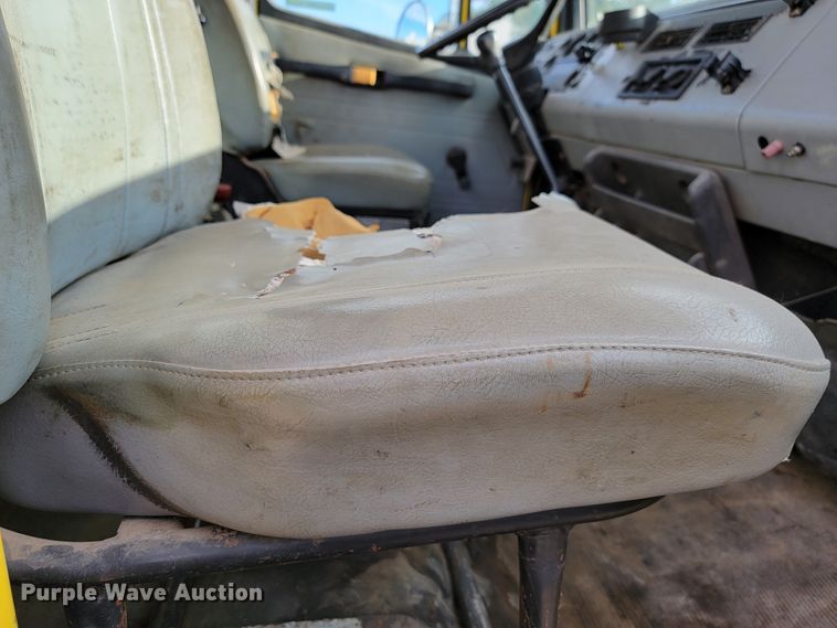 image for item LL9544 1995 Freightliner FL70  vacuum truck